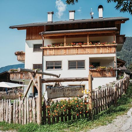 Grosskarnaiderhof Appartements-Bauernhof-Natur Pur Luson Buitenkant foto