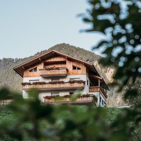 Grosskarnaiderhof Appartements-Bauernhof-Natur Pur Luson Buitenkant foto