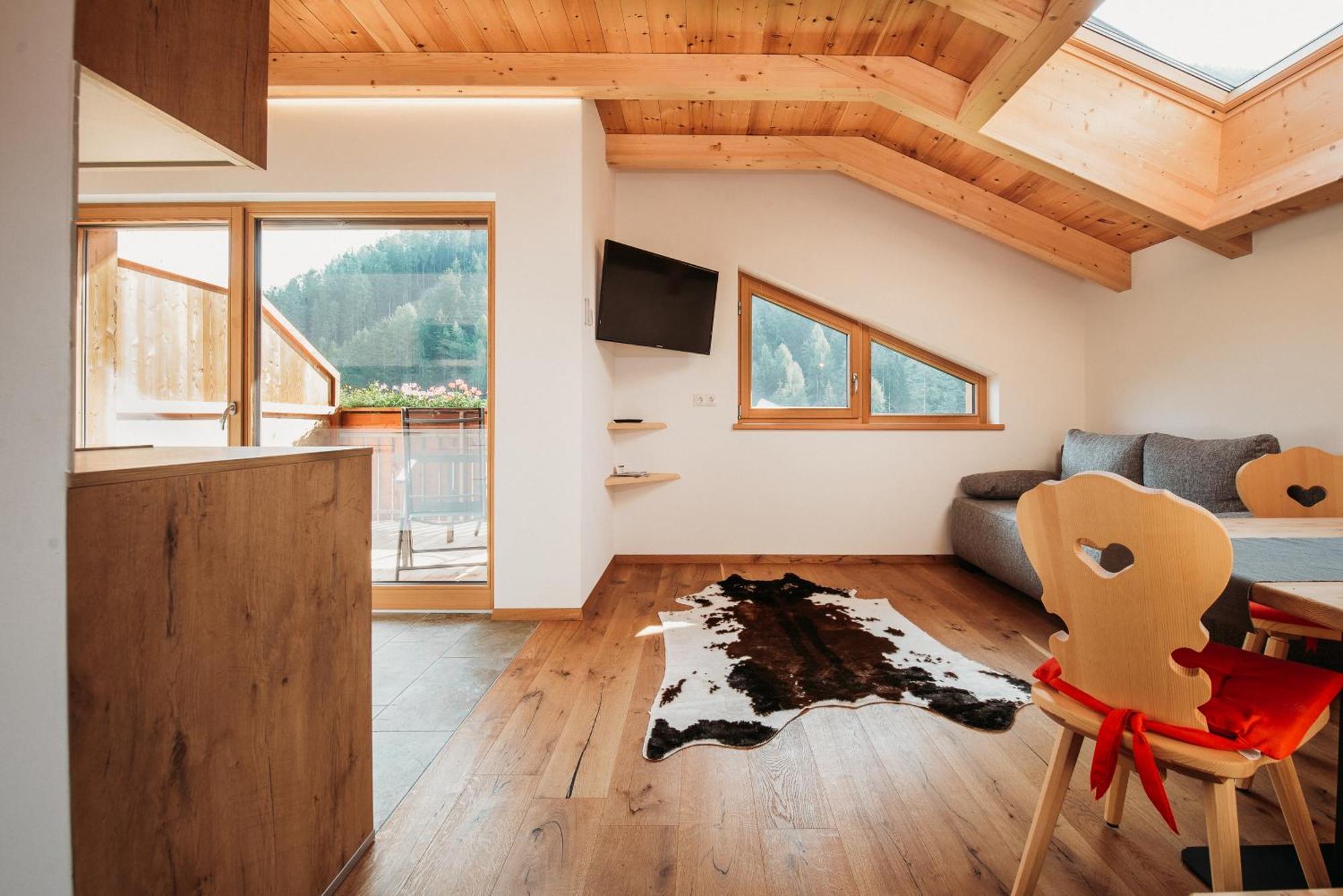 Grosskarnaiderhof Appartements-Bauernhof-Natur Pur Luson Buitenkant foto